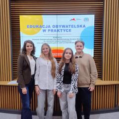 Udział w konferencji „Edukacja obywatelska w praktyce”, zorganizowanej przez Wojewodę Świętokrzyskiego, Świętokrzyskiego Kuratora Oświaty oraz Świętokrzyski Urząd Wojewódzki.