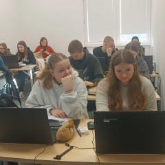 " Świętokrzyska Edukacja Zawodowa " intensywnie rozwija swoje umiejętności, pracując na nowoczesnych programach komputerowych i wykonując zadania, z którymi spotkają się w przyszłej pracy zawodowej 📠💻💻