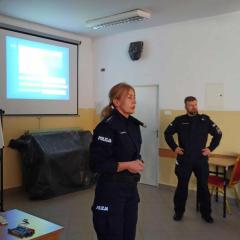 Spotkanie profilaktyczne z policjantami z IV Komisariatu Policji w Kielcach. Tematem rozmowy była odpowiedzialność prawna nieletnich.