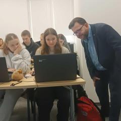 " Świętokrzyska Edukacja Zawodowa " intensywnie rozwija swoje umiejętności, pracując na nowoczesnych programach komputerowych i wykonując zadania, z którymi spotkają się w przyszłej pracy zawodowej 📠💻💻