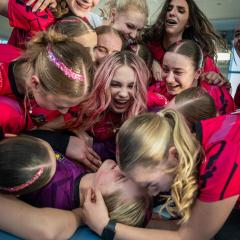 Gratulacje dla naszej uczennicy  Magdaleny Jarosz z klasy 4E i całej drużyny! 🏆 Z dumą informujemy, że nasza uczennica wraz z drużyną Korona Handball Kielce zdobyła brązowy medal Mistrzostw Polski Juniorek 2026! To ogromne wyróżnienie dla naszej uczennicy oraz całej drużyny. Gratulujemy serdecznie!