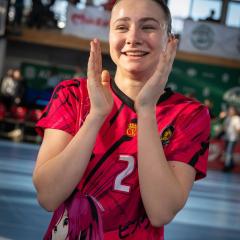 Gratulacje dla naszej uczennicy  Magdaleny Jarosz z klasy 4E i całej drużyny! 🏆 Z dumą informujemy, że nasza uczennica wraz z drużyną Korona Handball Kielce zdobyła brązowy medal Mistrzostw Polski Juniorek 2026! To ogromne wyróżnienie dla naszej uczennicy oraz całej drużyny. Gratulujemy serdecznie!