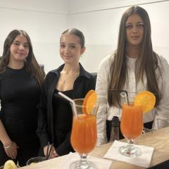 17 kwietnia nasza szkoła tętniła życiem. Dzień Otwarty przyciągnął ogromną liczbę uczniów klas 8 – zarówno z Kielc, jak i całego województwa świętokrzyskiego.  Wasze zainteresowanie naszą ofertą edukacyjną oraz tym, co przygotowaliśmy, było dla nas niezwykle budujące i inspirujące.