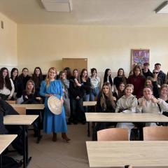 17 kwietnia nasza szkoła tętniła życiem. Dzień Otwarty przyciągnął ogromną liczbę uczniów klas 8 – zarówno z Kielc, jak i całego województwa świętokrzyskiego.  Wasze zainteresowanie naszą ofertą edukacyjną oraz tym, co przygotowaliśmy, było dla nas niezwykle budujące i inspirujące.